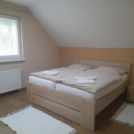 U Karin Quarto em Acomodações Particulares Trenčianske Teplice
